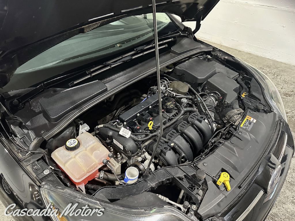 Used 2013 Ford Focus Titanium w/ Titanium Handling Pkg image 32