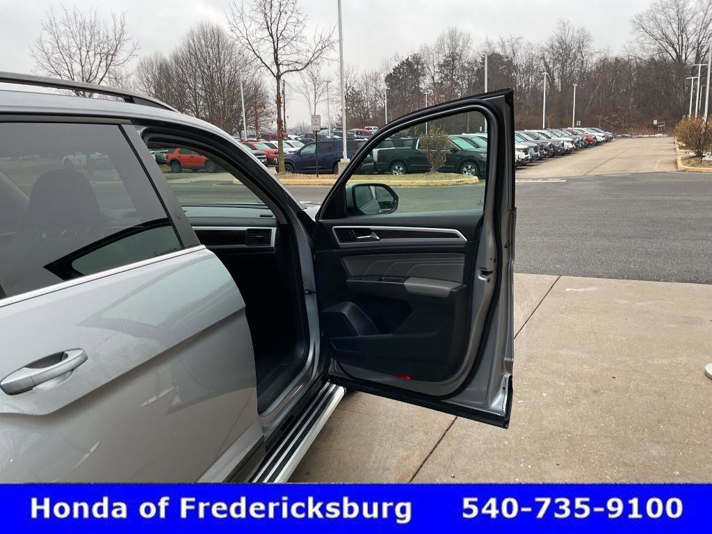 Used 2021 Volkswagen Atlas SE image 19