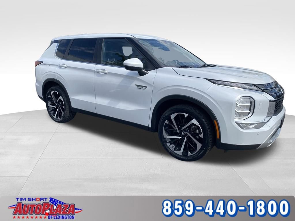 Used 2023 Mitsubishi Outlander SE image 11