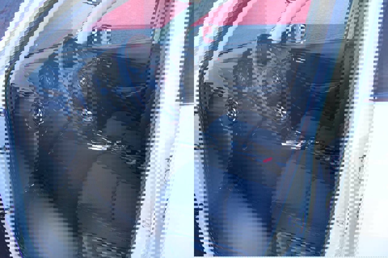 Used 2020 Toyota Yaris LE image 10