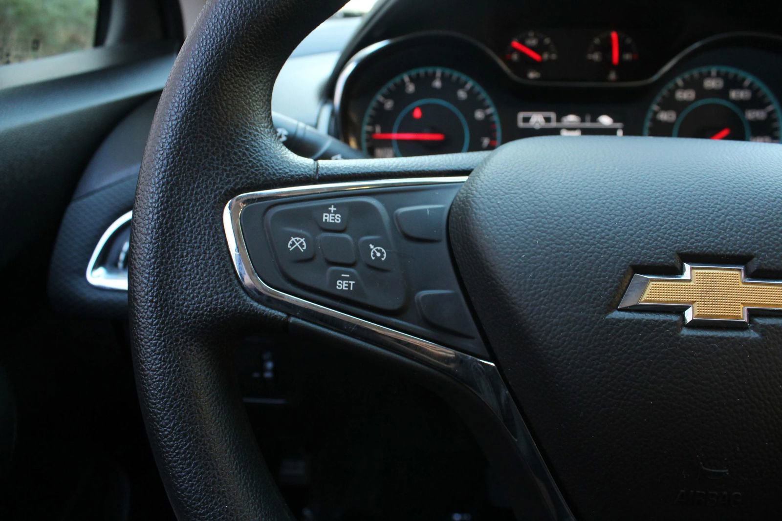 Used 2018 Chevrolet Cruze LT w/ Convenience Package FWD image 28