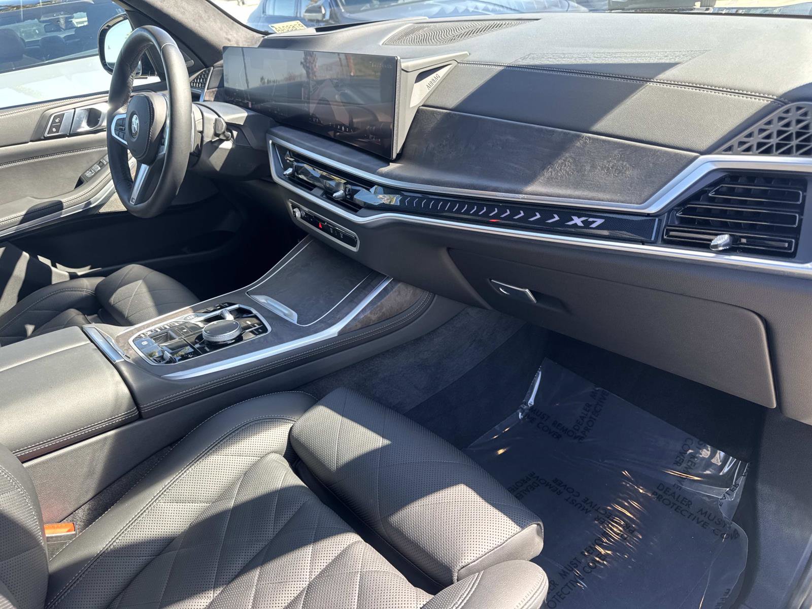 Certified 2025 BMW X7 xDrive40i w/ M Sport Package image 24