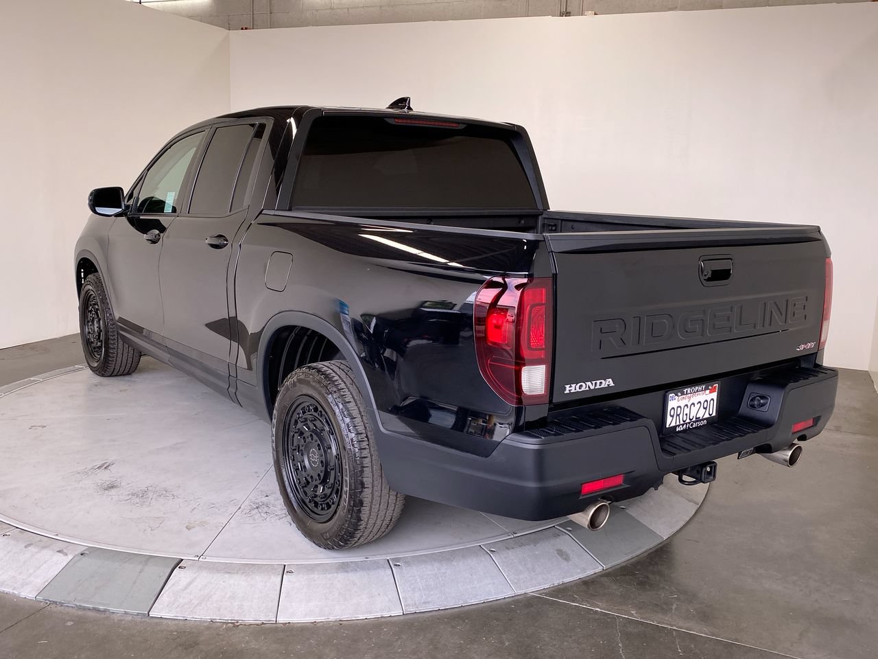 Used 2025 Honda Ridgeline Sport image 3