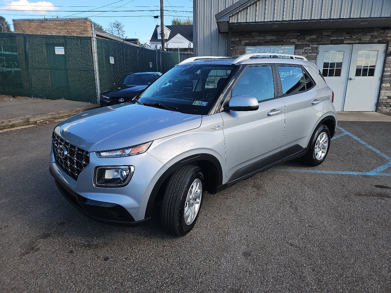 Used 2020 Hyundai Venue SEL image 7