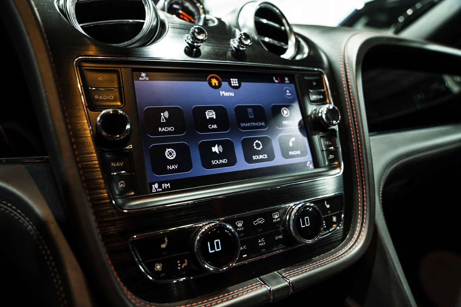 Used 2019 Bentley Bentayga AWD/4WD image 42