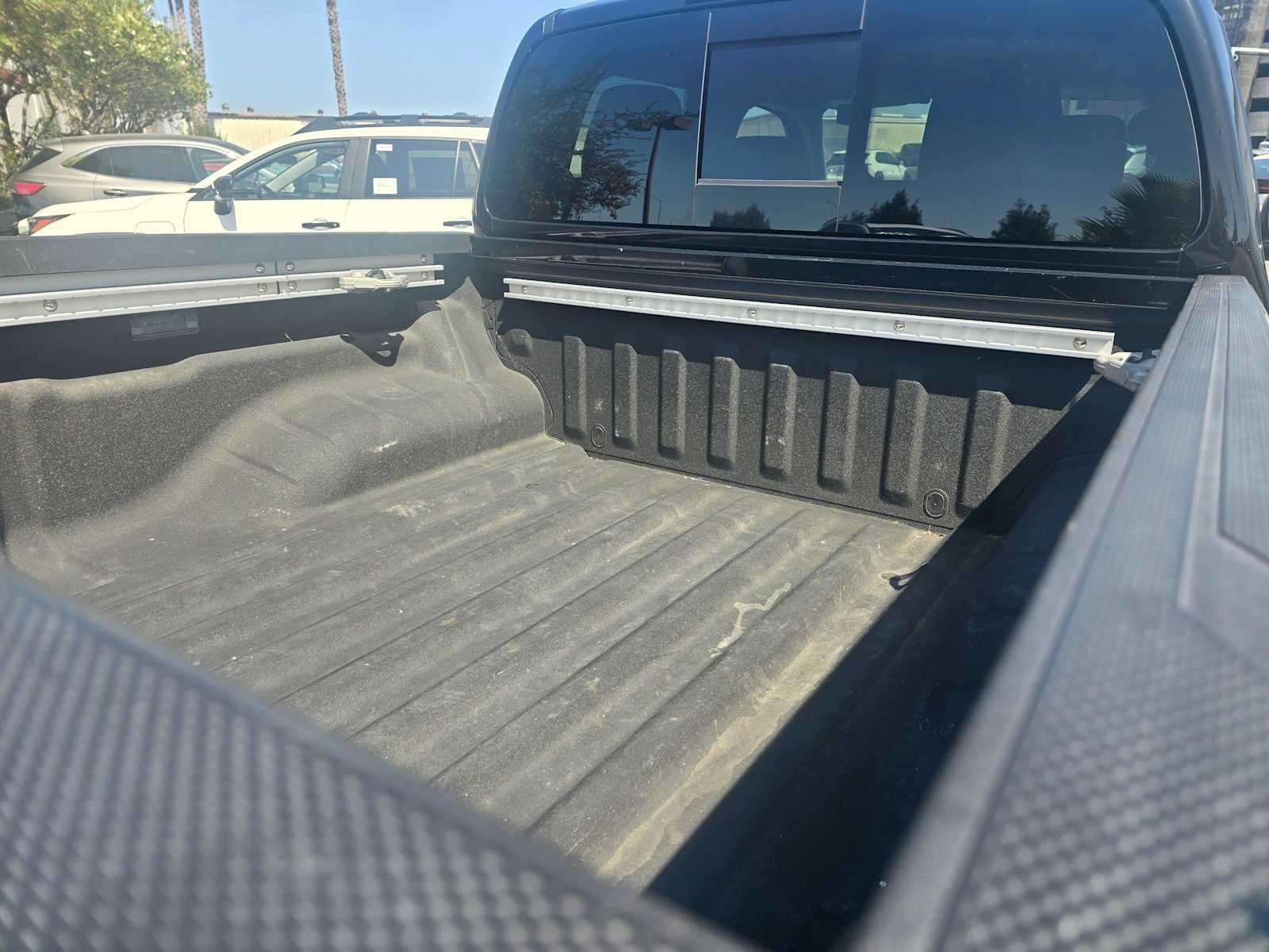 Used 2023 Nissan Frontier SV w/ SV Convenience Package RWD image 13
