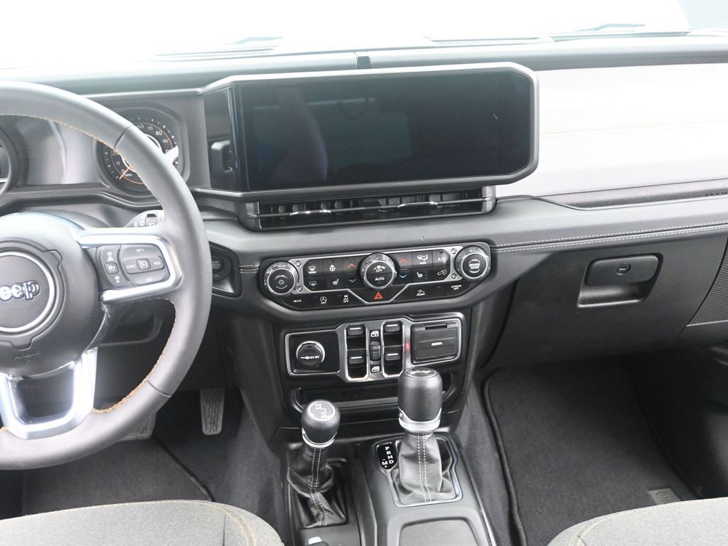 Used 2024 Jeep Wrangler Sahara image 24