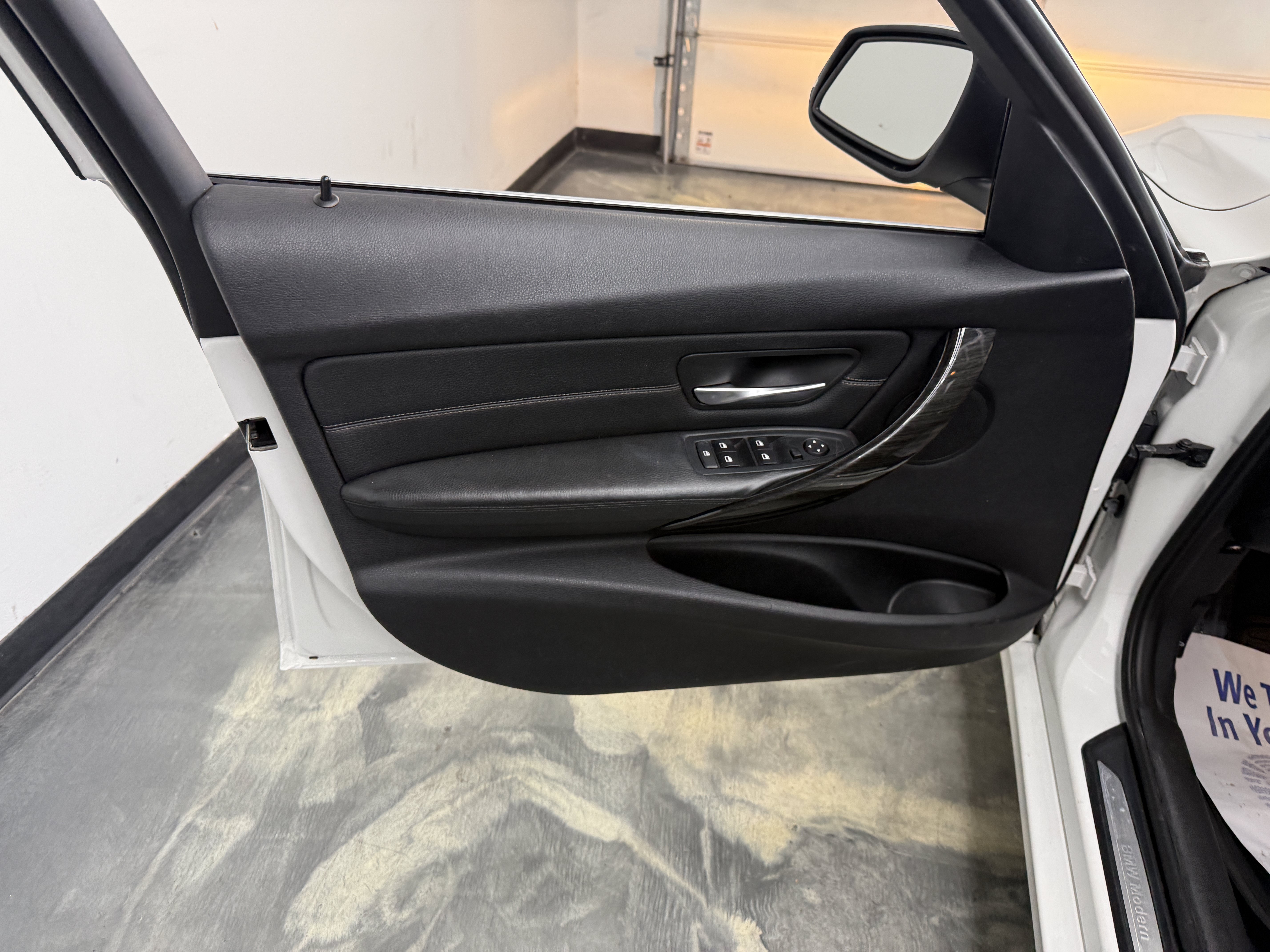 Used 2014 BMW 320i xDrive Sedan AWD/4WD image 11