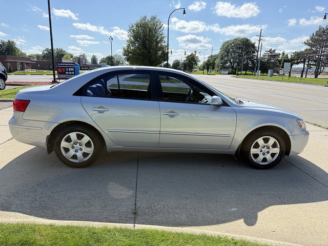Used 2010 Hyundai Sonata GLS image 4