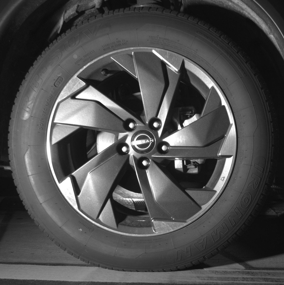 Used 2025 Nissan Rogue SV AWD/4WD image 13