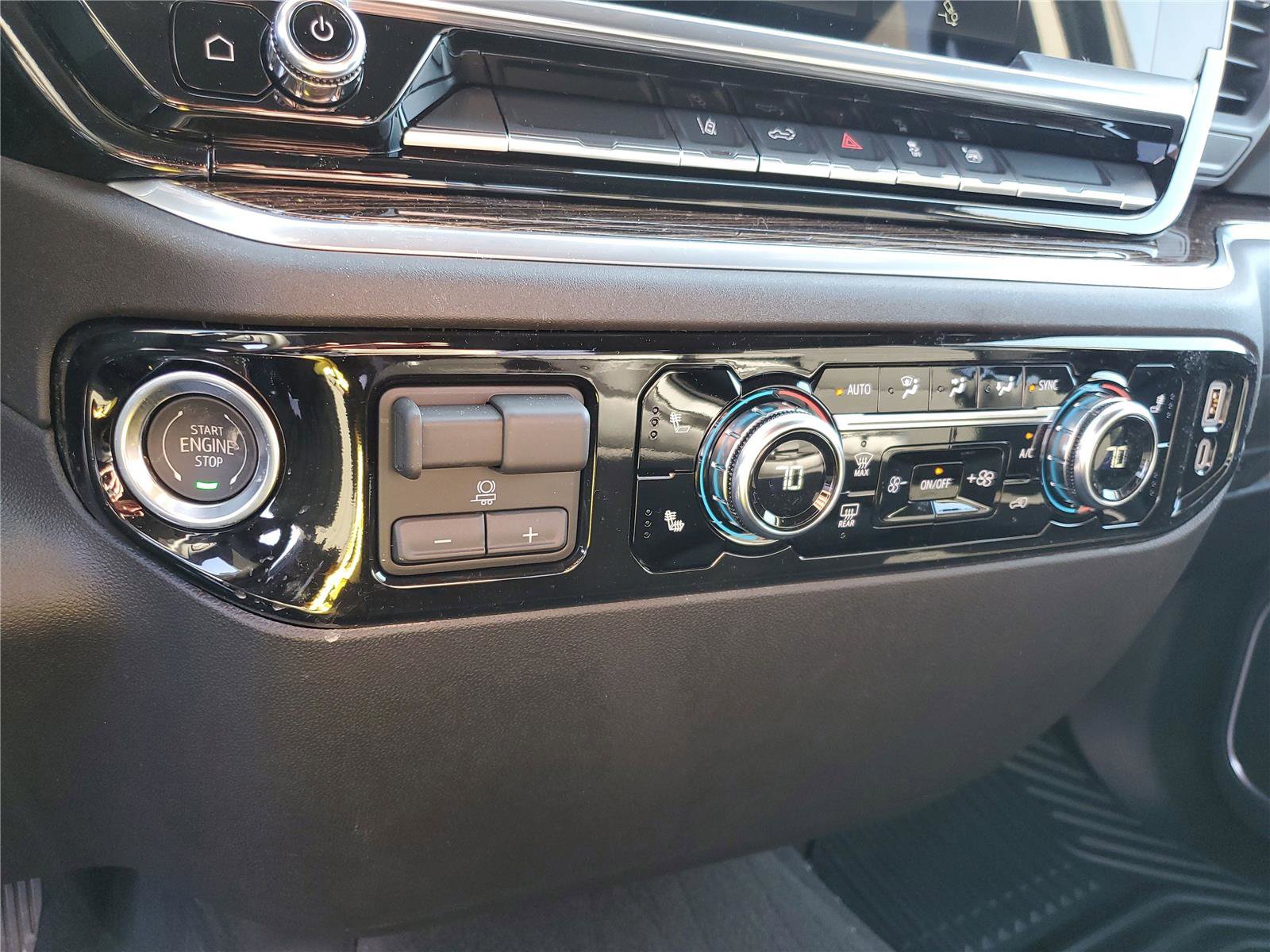 New 2026 GMC Sierra 2500 SLE w/ SLE Value Package; image 28