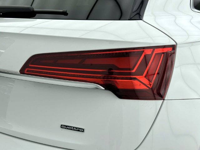 Certified 2023 Audi Q5 2.0T Premium w/ Convenience Package AWD/4WD image 9