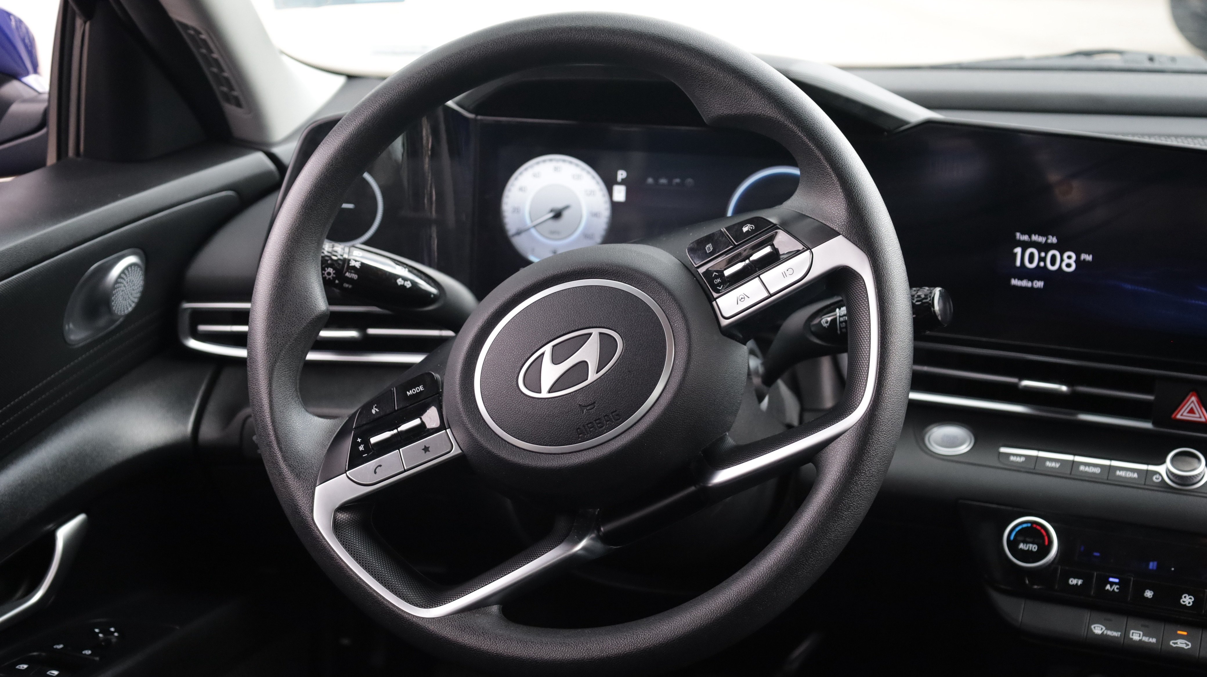 Used 2024 Hyundai Elantra SEL FWD image 8