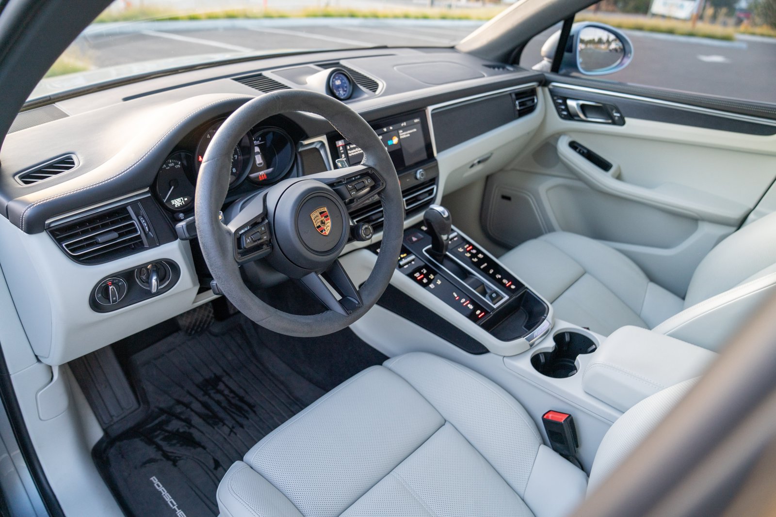Certified 2023 Porsche Macan GTS AWD/4WD image 4