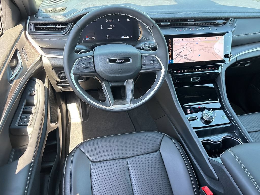 New 2026 Jeep Grand Cherokee L Limited w/ Luxury Tech Group II AWD/4WD image 29