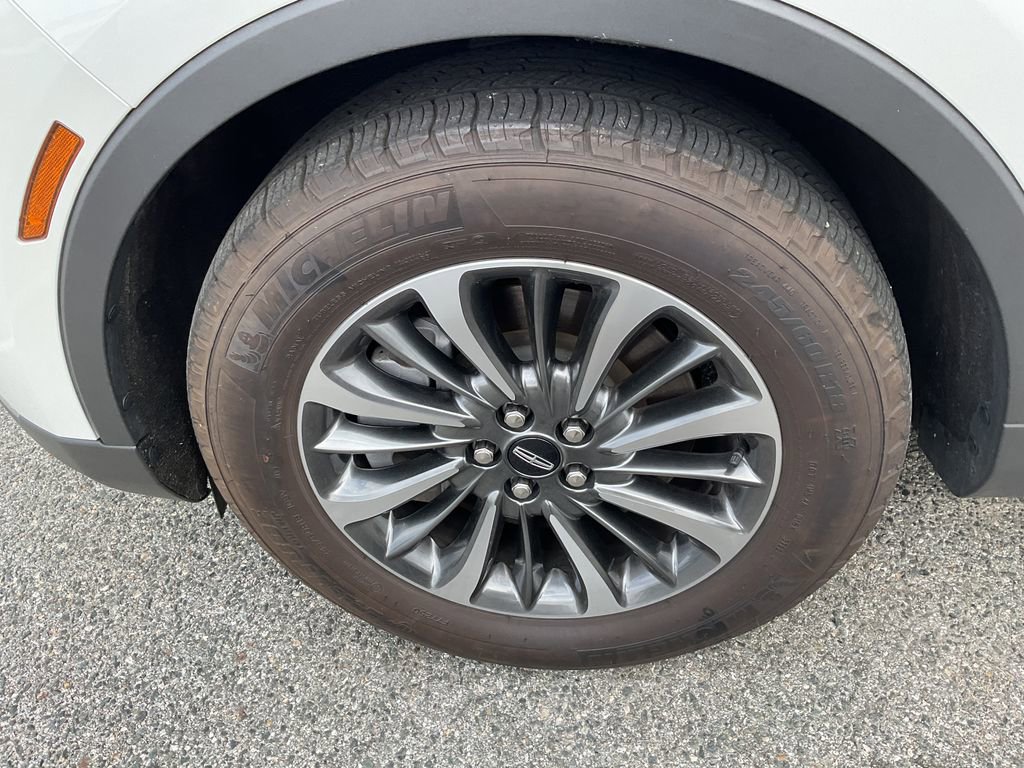 Used 2022 Lincoln Nautilus AWD w/ Premium Package image 5