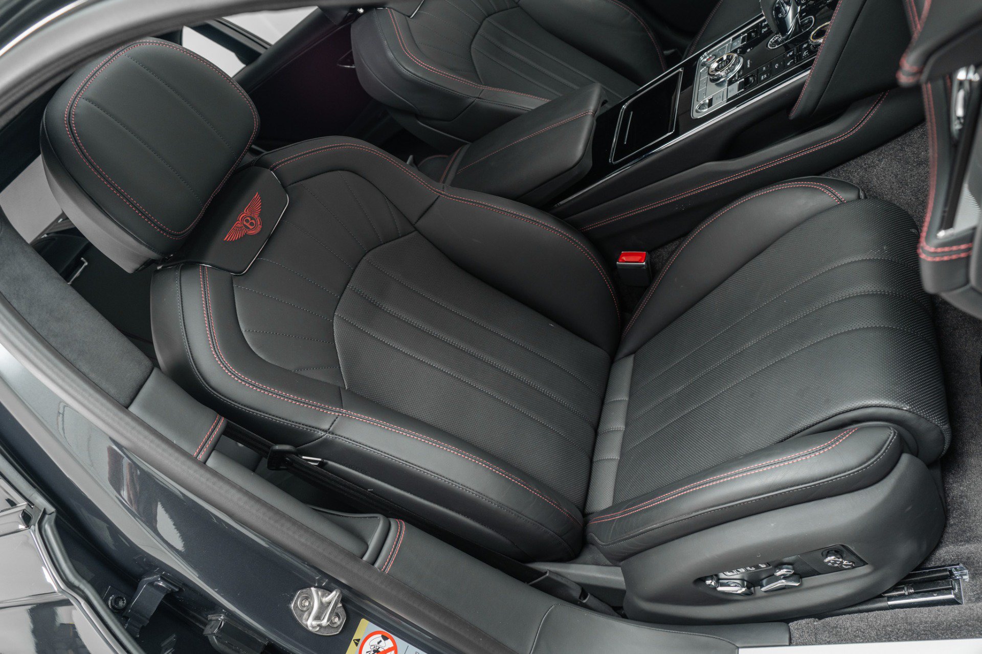 Used 2024 Bentley Flying Spur V8 AWD/4WD image 27