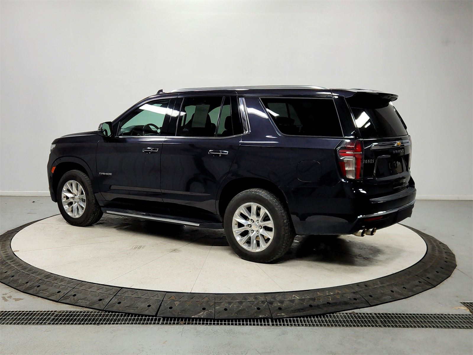 Used 2024 Chevrolet Tahoe Premier image 5