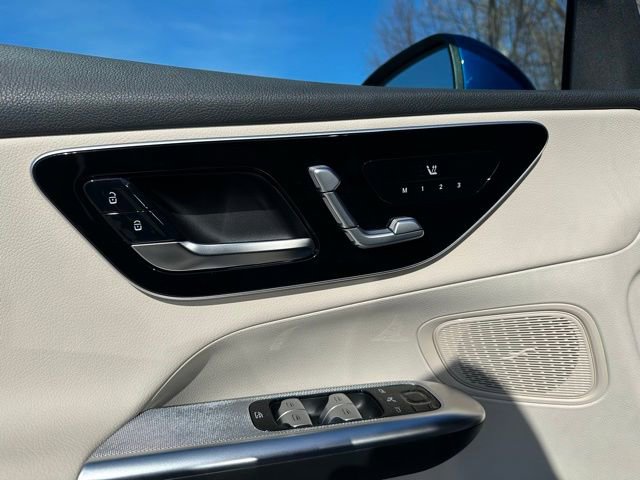 Used 2026 Mercedes-Benz GLC 300 4MATIC image 10