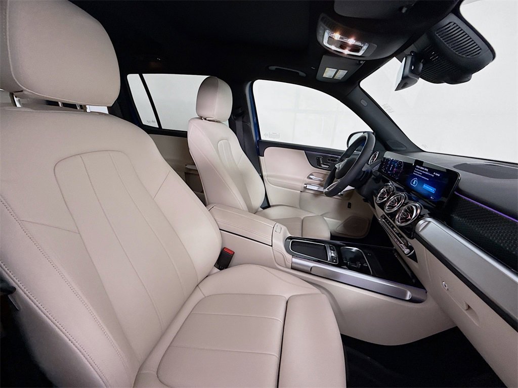 Used 2025 Mercedes-Benz GLB 250 4MATIC image 24