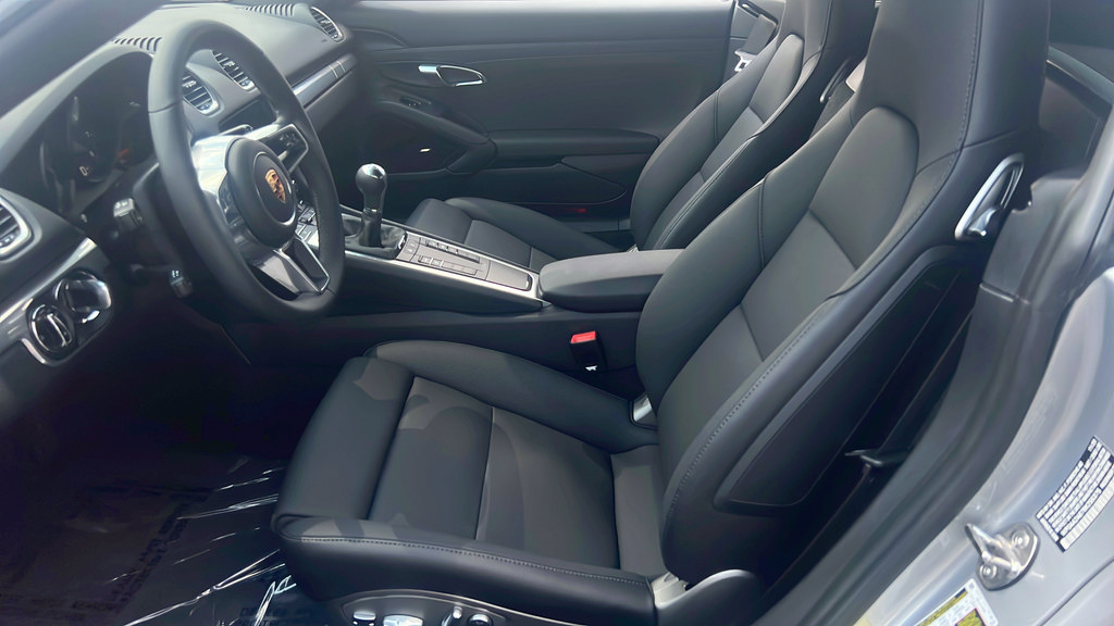 Certified 2024 Porsche 718 Cayman w/ Premium Package RWD image 5