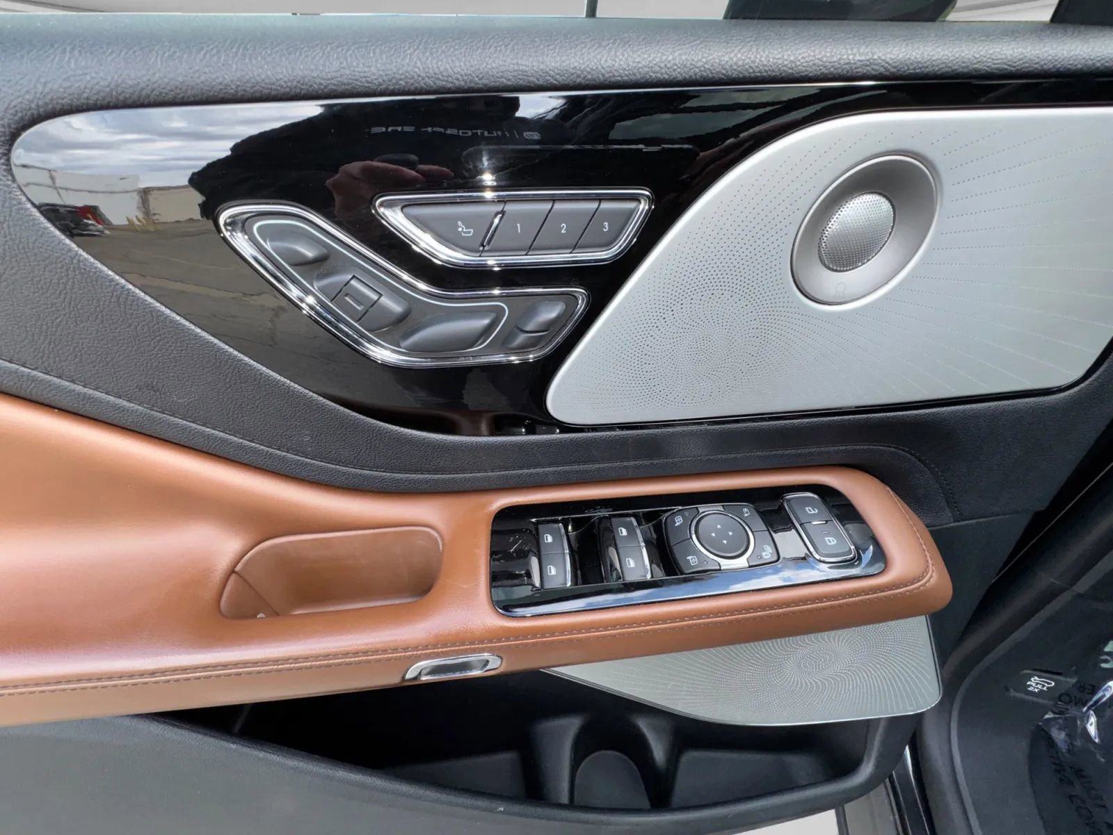 Used 2020 Lincoln Aviator Reserve w/ Equipment Group 201A AWD/4WD image 15