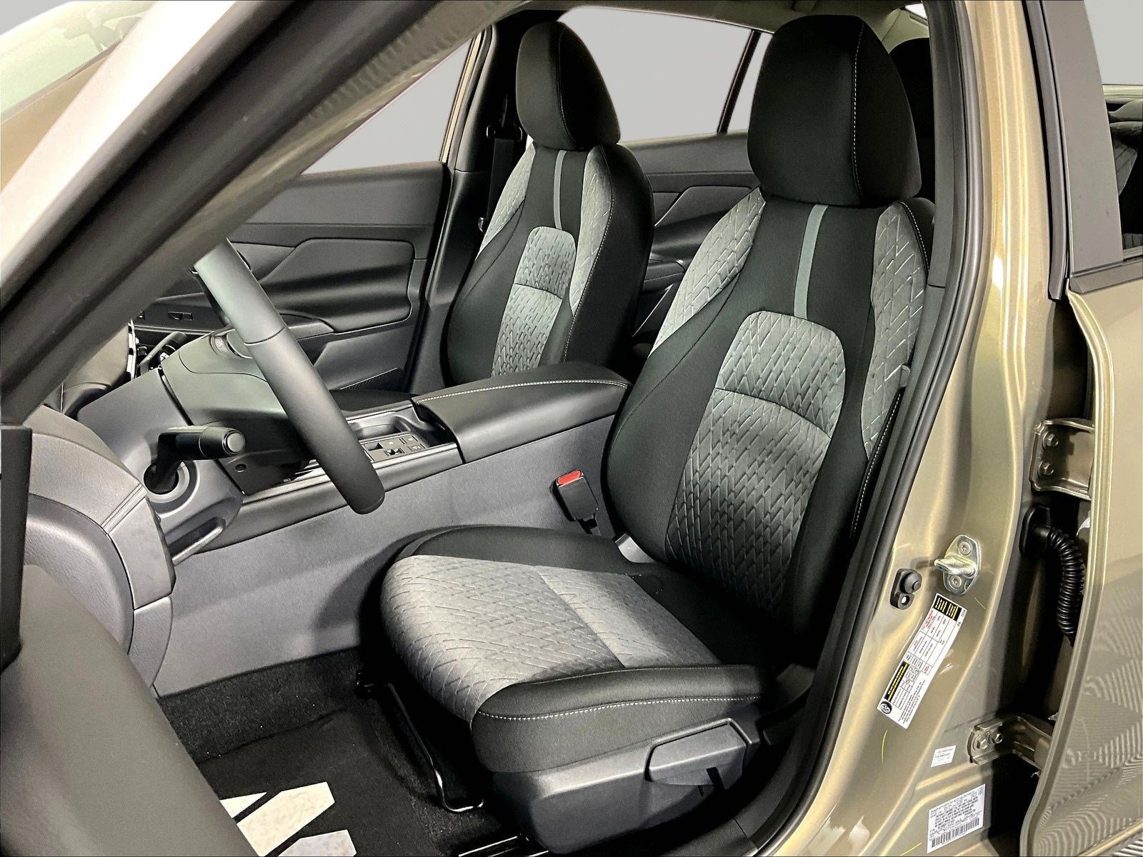 New 2026 Nissan Sentra SV w/ SV Convenience Package FWD image 17