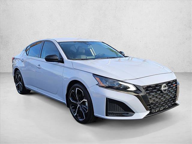 Used 2024 Nissan Altima 2.5 SR image 3