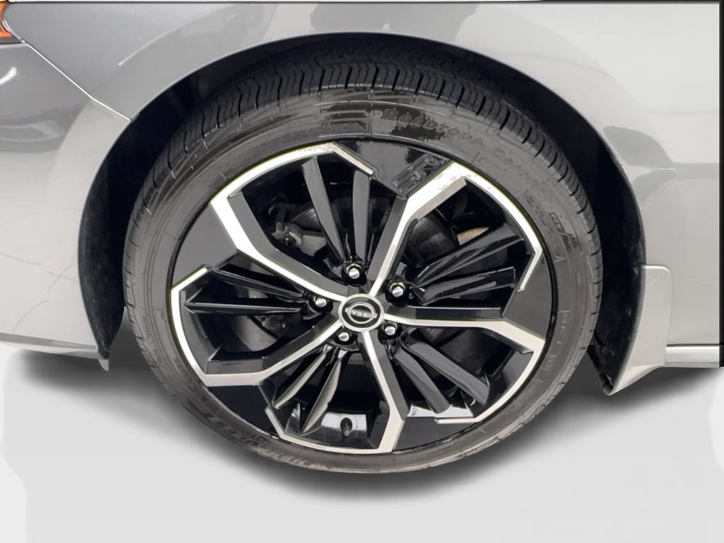 Used 2023 Nissan Altima 2.5 SR w/ SR Premium Package AWD/4WD image 14