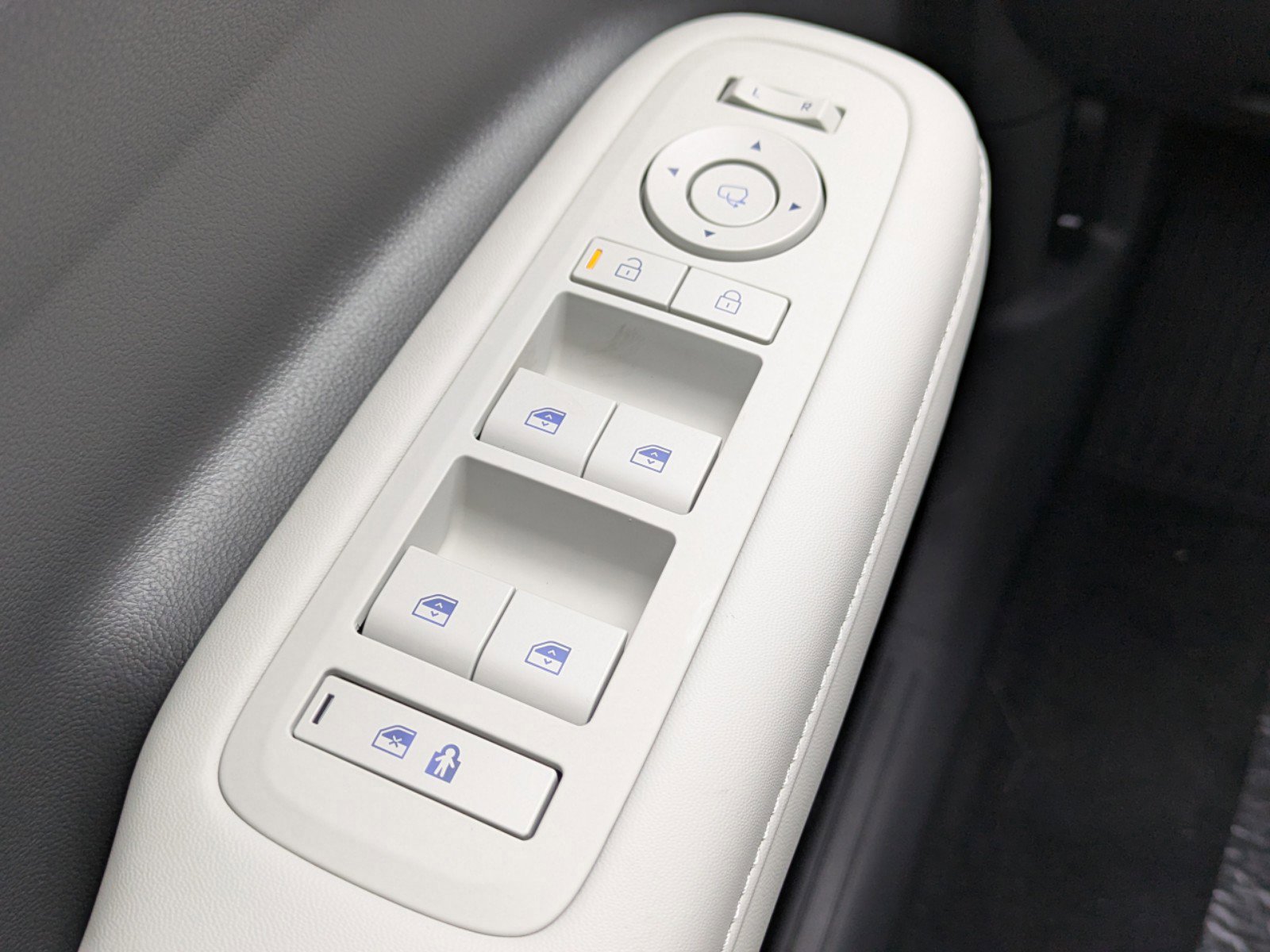 Used 2025 Hyundai Santa Fe Calligraphy image 20