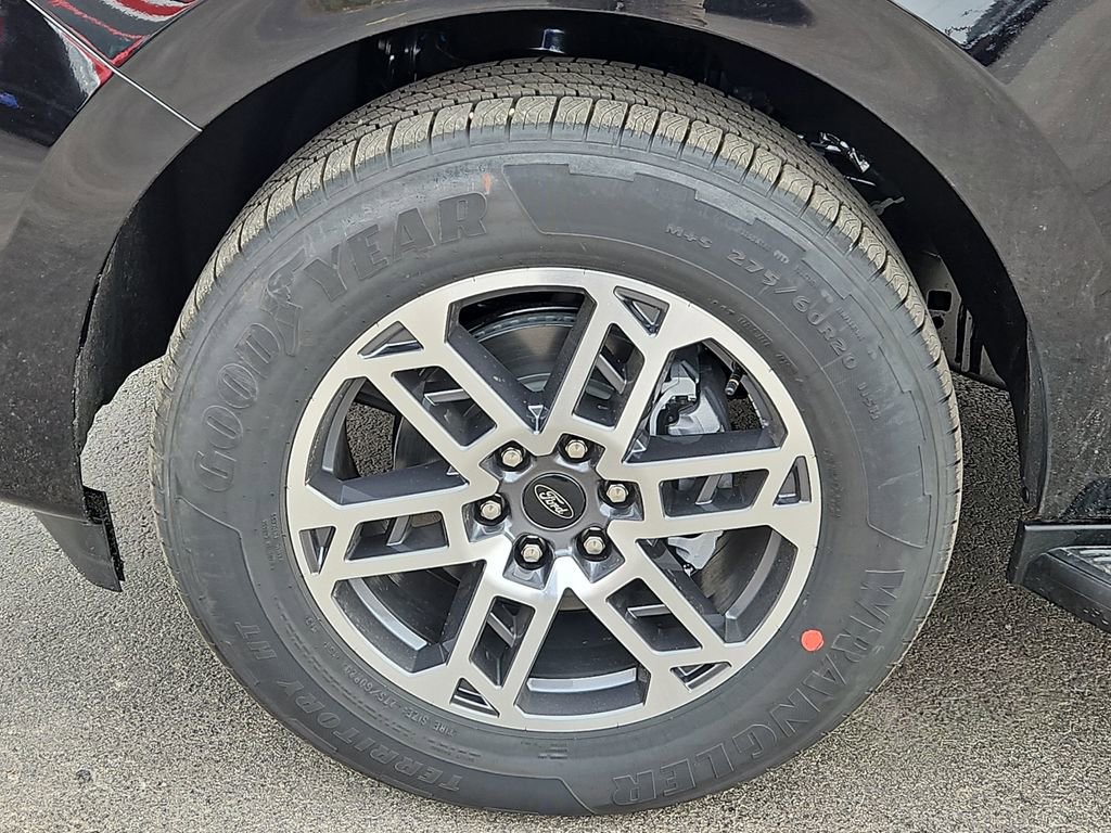 New 2026 Ford Expedition Active image 17