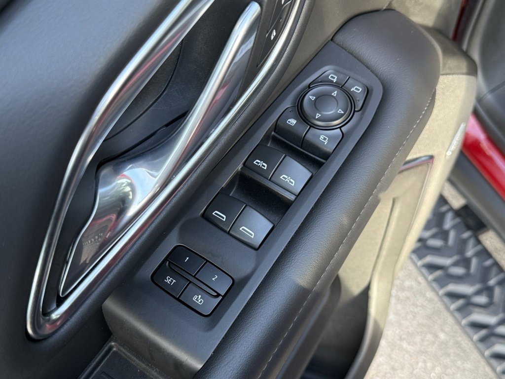 Used 2024 Chevrolet Suburban Z71 w/ Luxury Package image 19