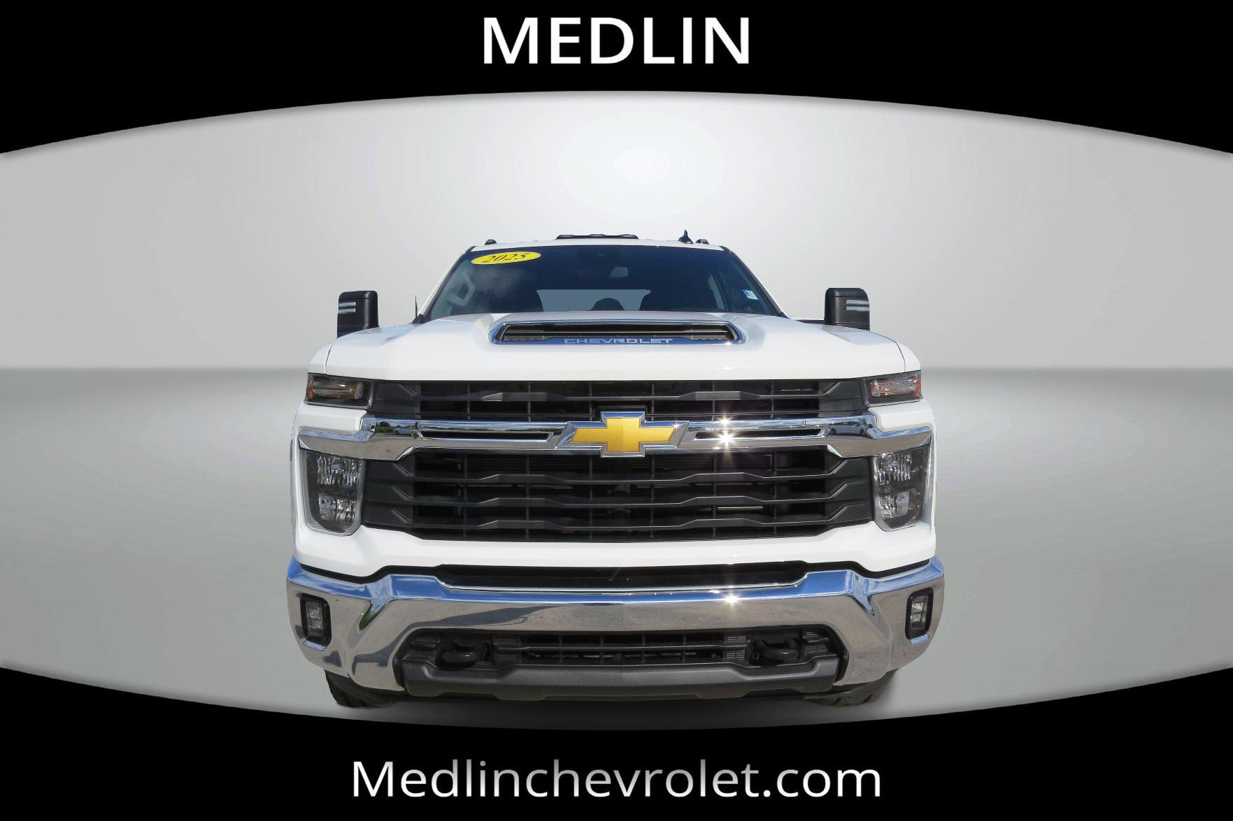 Used 2025 Chevrolet Silverado 2500 LT w/ Convenience Package AWD/4WD image 2