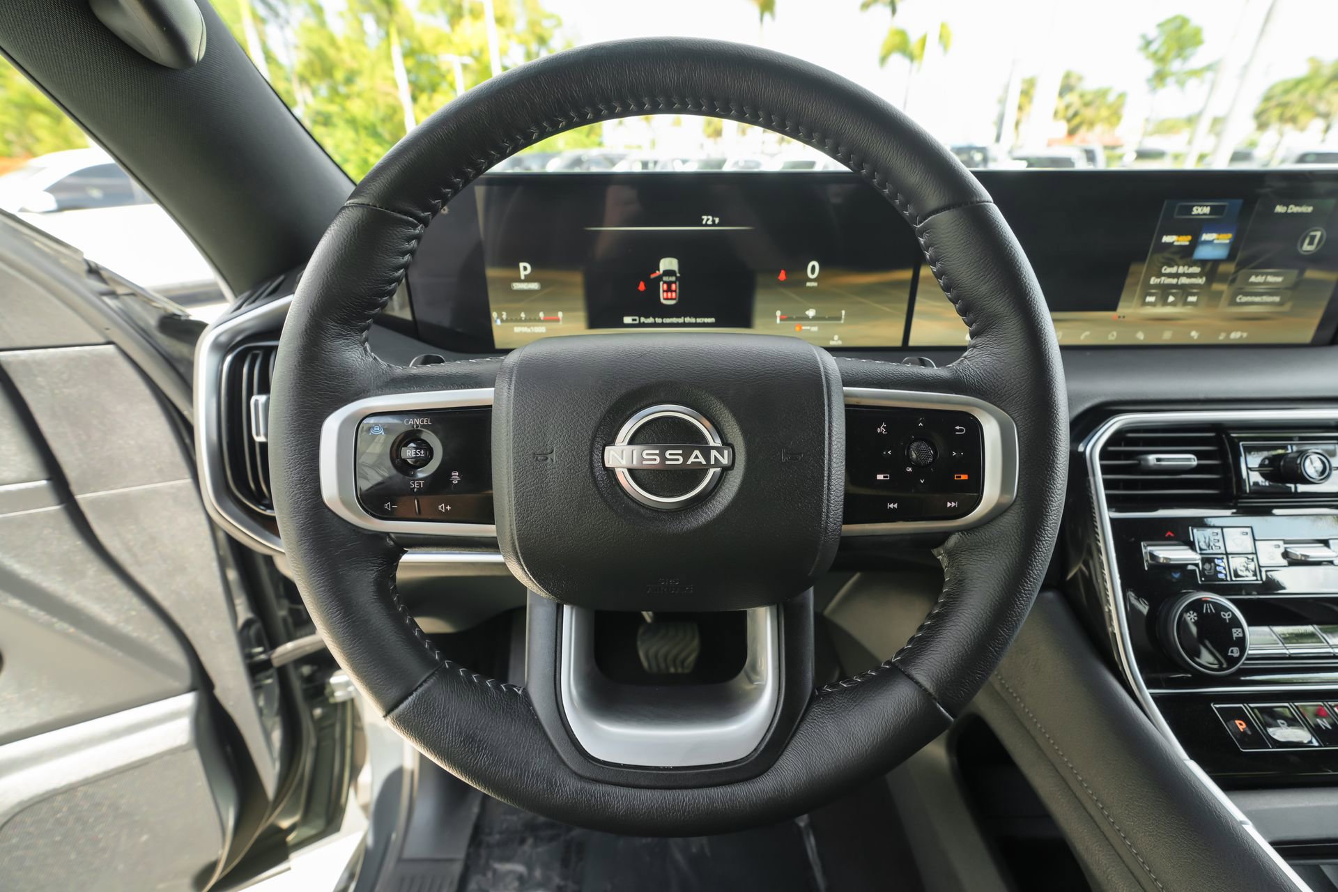 Used 2025 Nissan Armada Platinum image 9