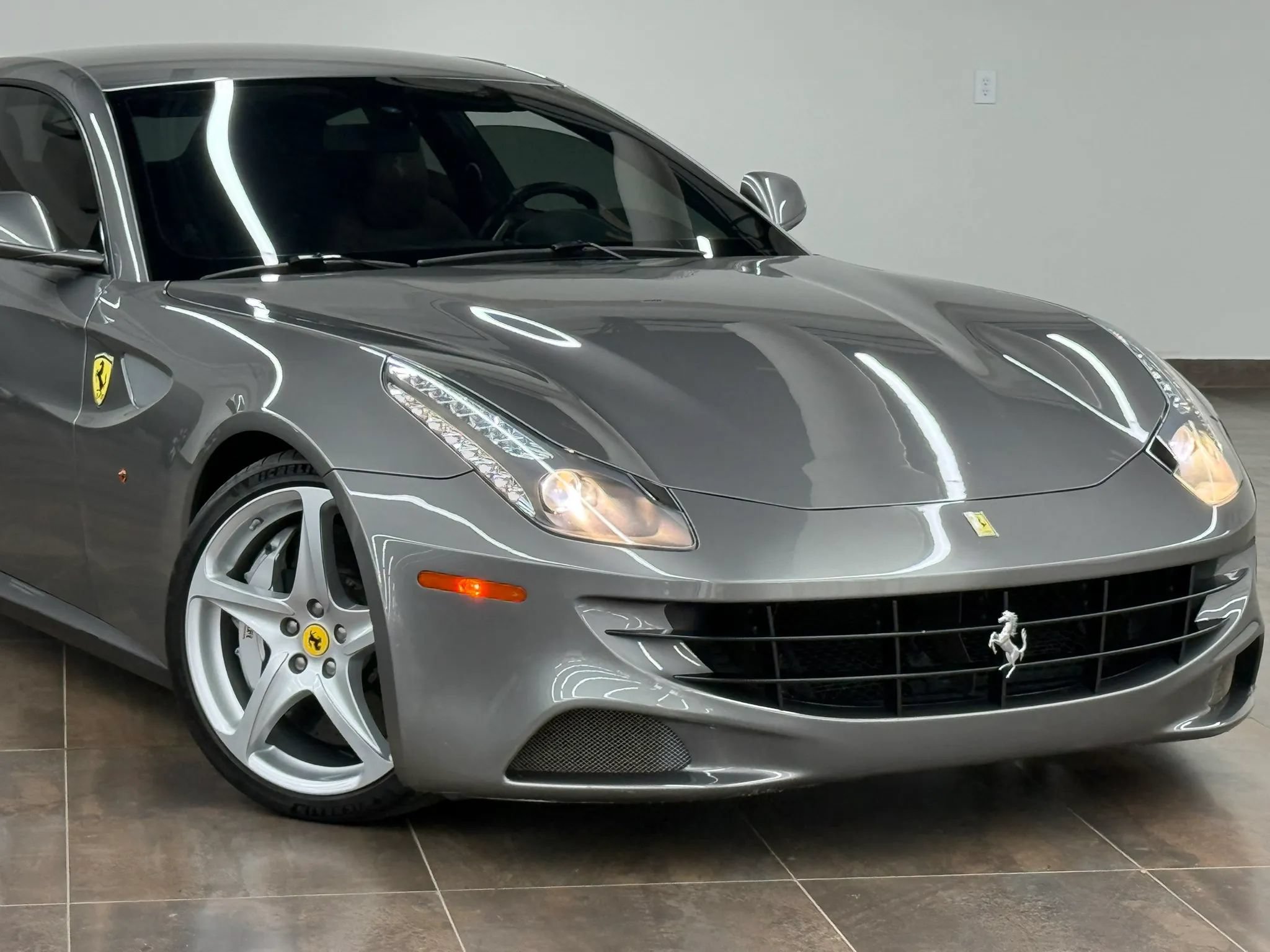 Used 2012 Ferrari FF AWD/4WD image 22