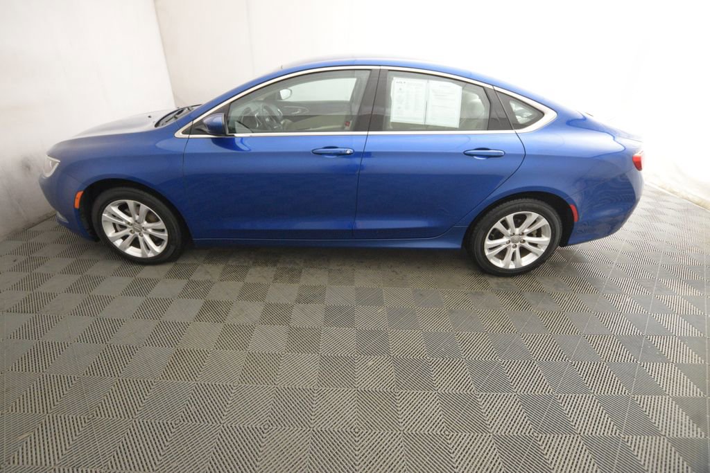 Used 2015 Chrysler 200 Limited image 8