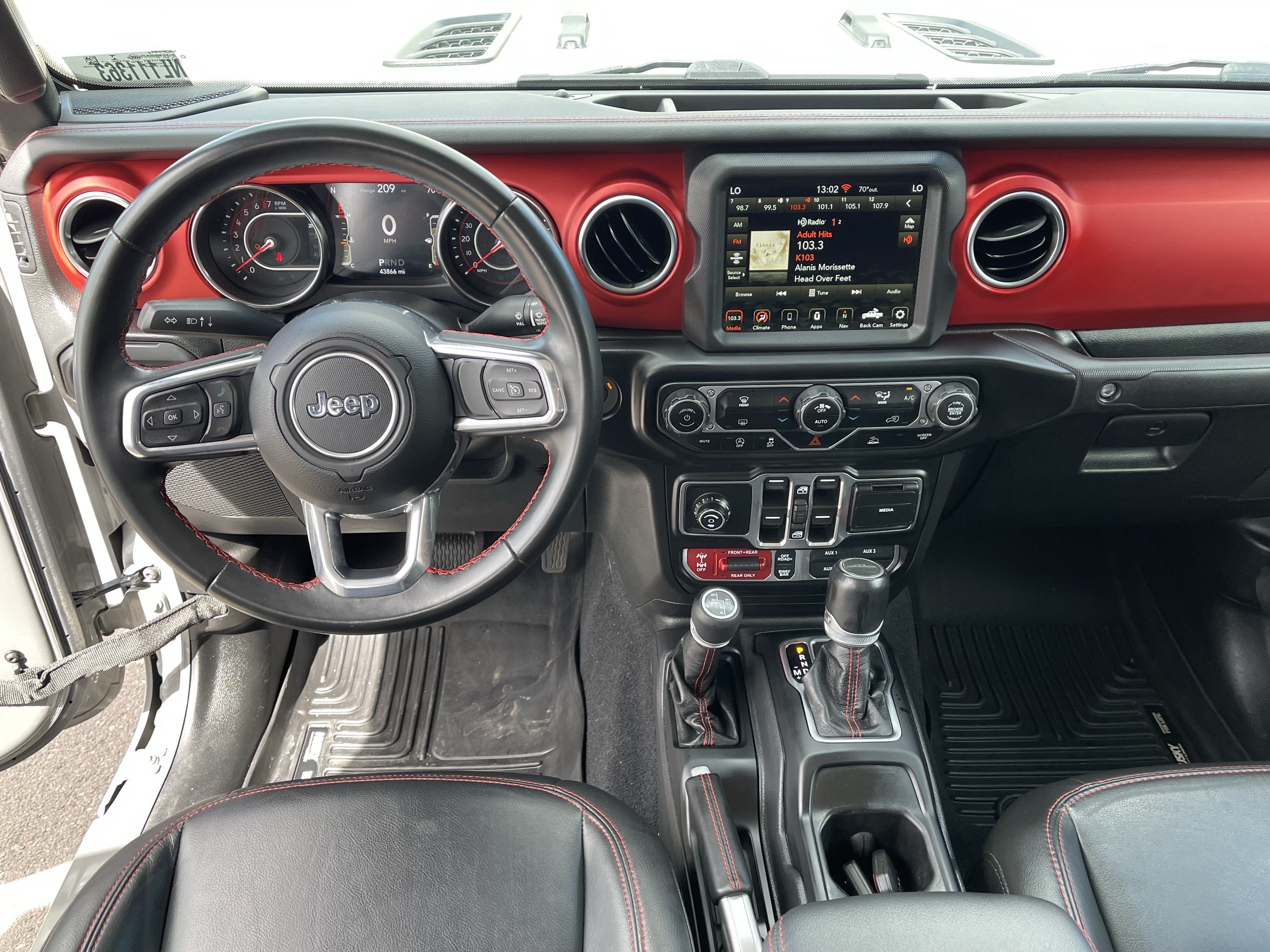 Used 2022 Jeep Gladiator Rubicon w/ Trailer Tow Package AWD/4WD image 14