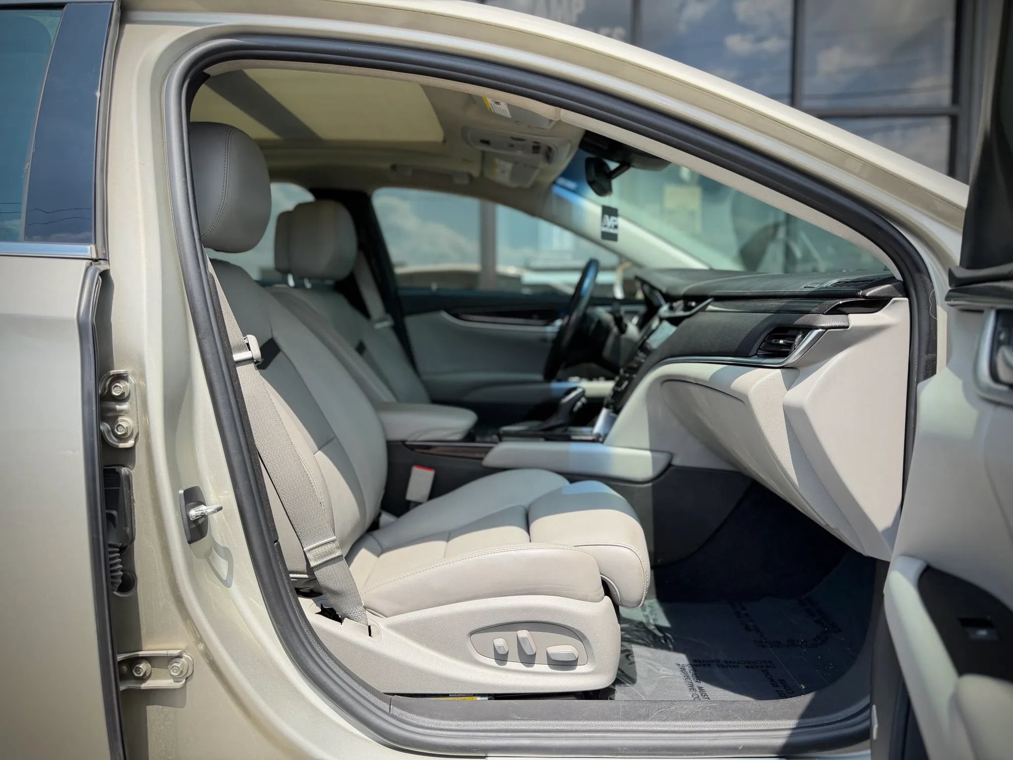 Used 2013 Cadillac XTS Premium AWD/4WD image 22