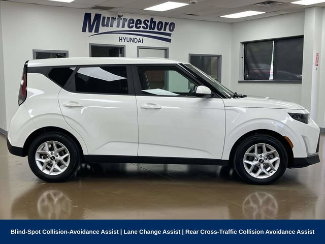 Used 2025 Kia Soul LX w/ LX Technology Package FWD image 4
