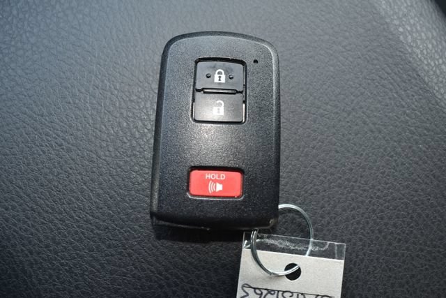 Used 2018 Toyota Tacoma TRD Off-Road w/ Technology Package AWD/4WD image 29