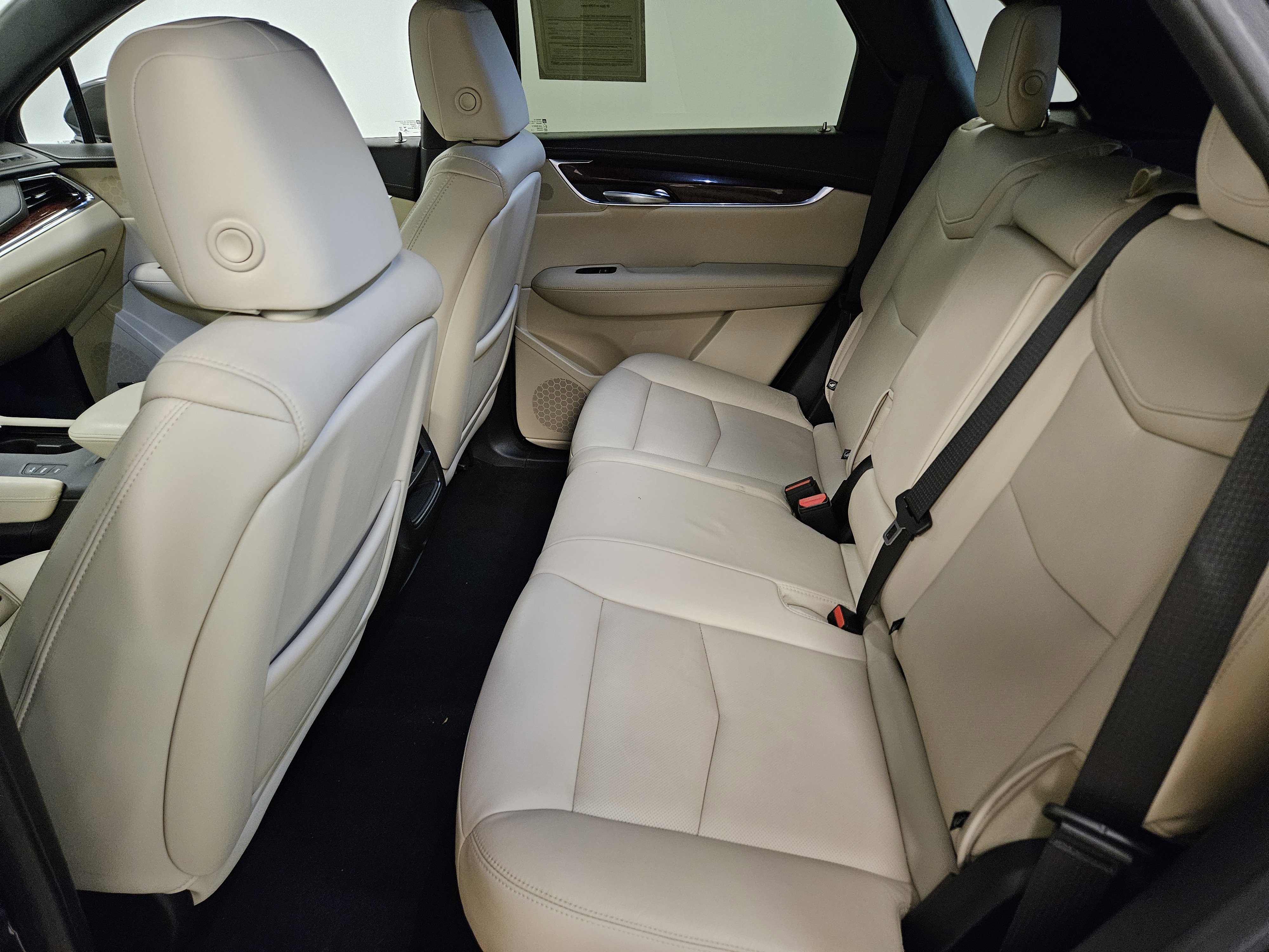 Used 2019 Cadillac XT5 Premium Luxury w/ Advanced Security Package image 11