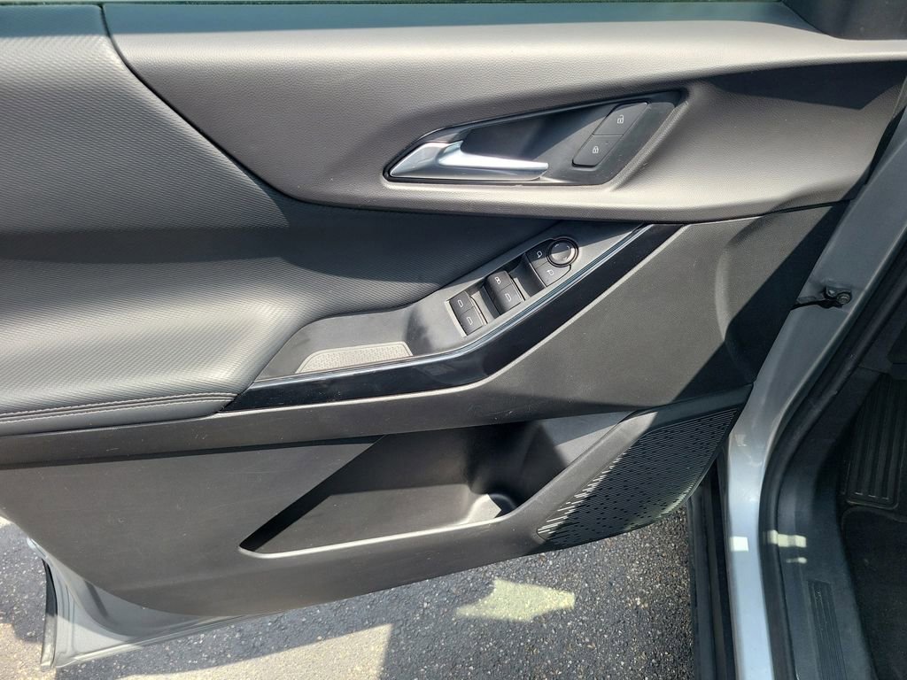 Used 2025 Chevrolet Equinox LT FWD image 20