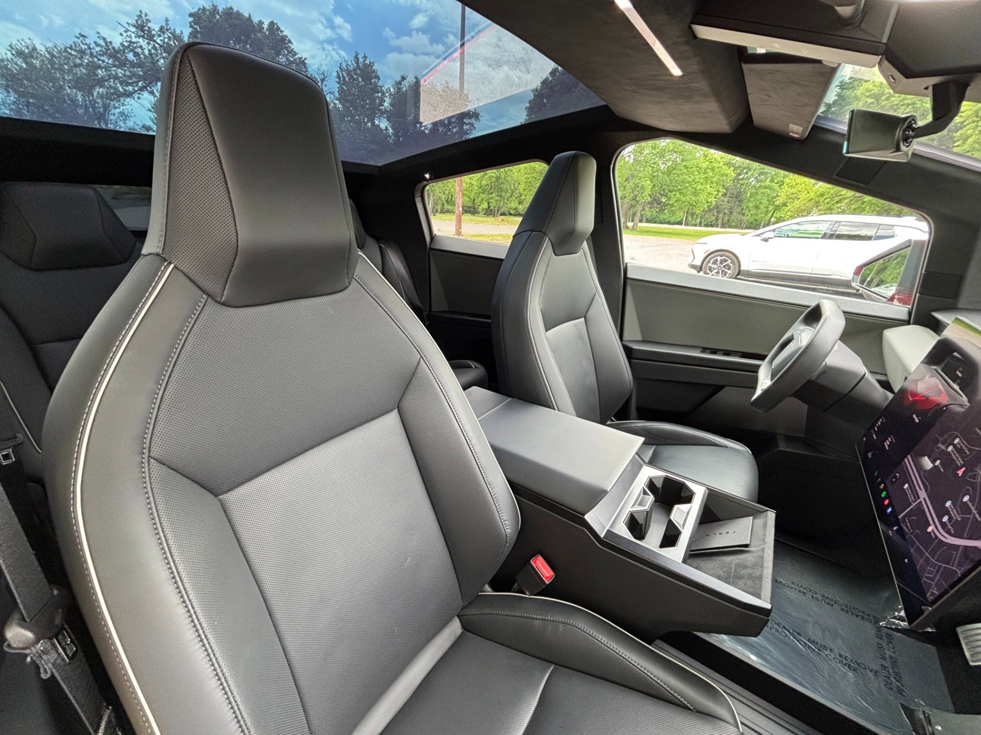 Used 2024 Tesla Cybertruck AWD Crew Cab image 23