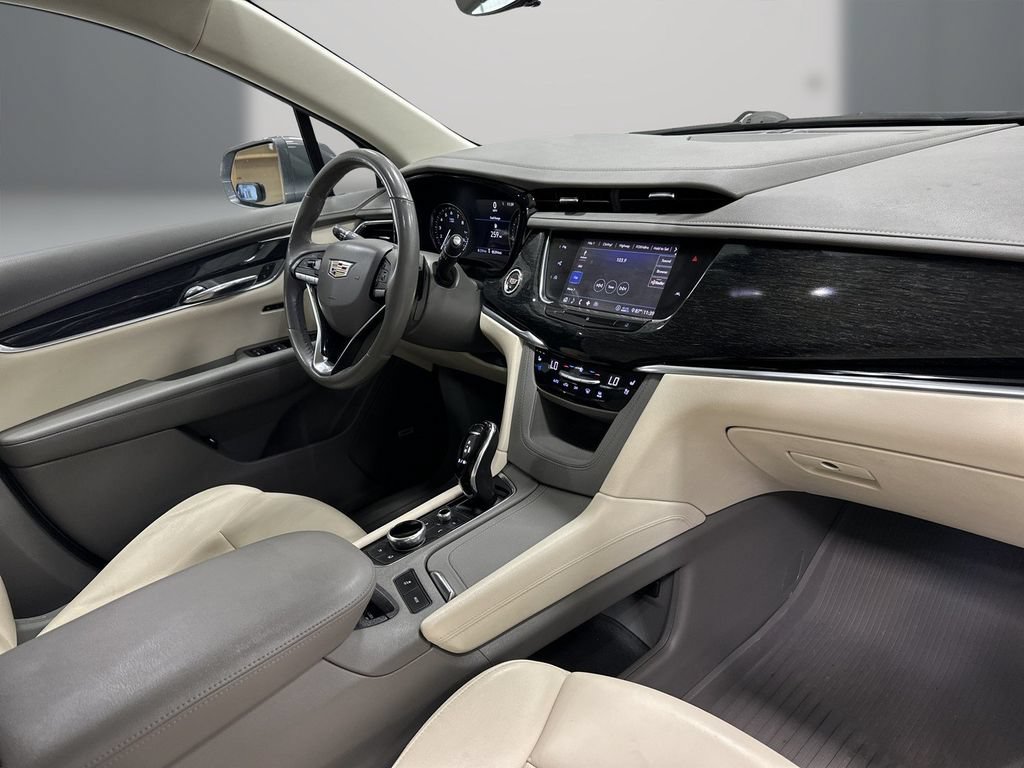 Used 2020 Cadillac XT6 Premium Luxury FWD image 16
