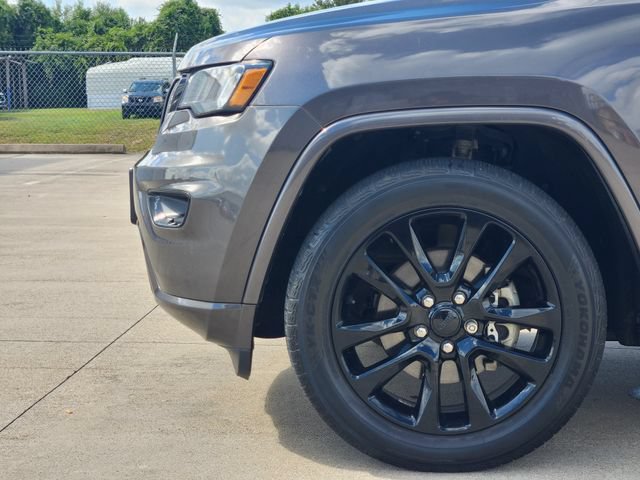 Used 2020 Jeep Grand Cherokee Altitude RWD image 8