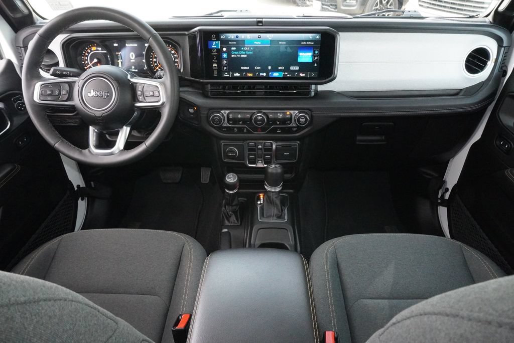 Used 2025 Jeep Wrangler Unlimited Sahara AWD/4WD image 22