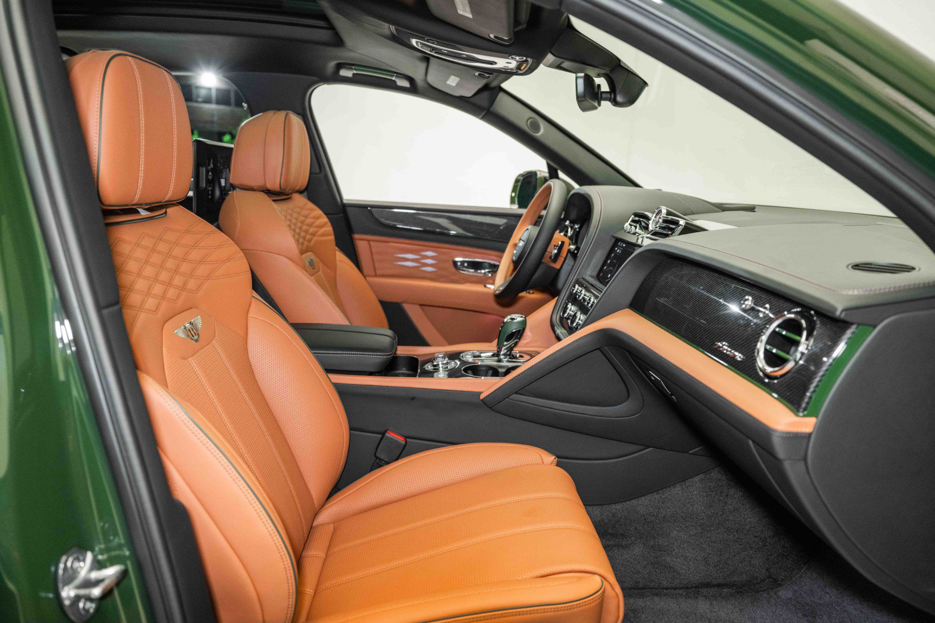 New 2024 Bentley Bentayga Extended Wheelbase image 2