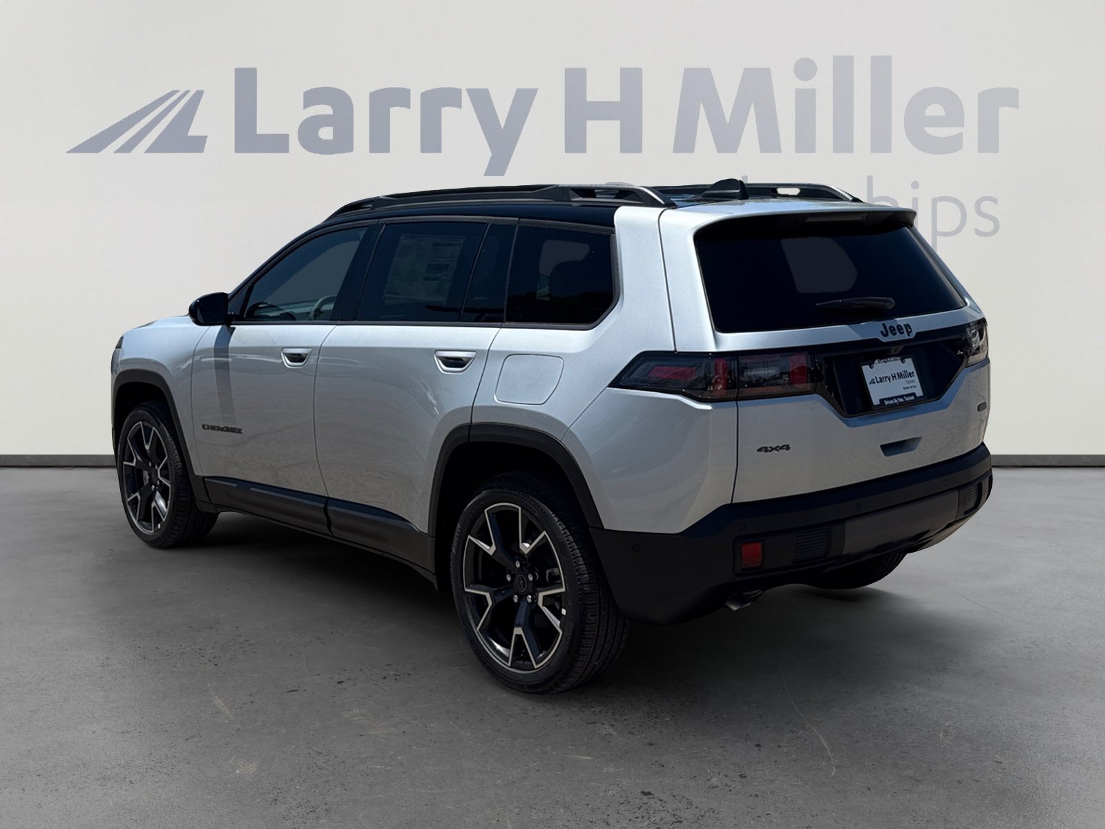 New 2026 Jeep Cherokee Overland w/ Trailer Tow Group AWD/4WD image 3