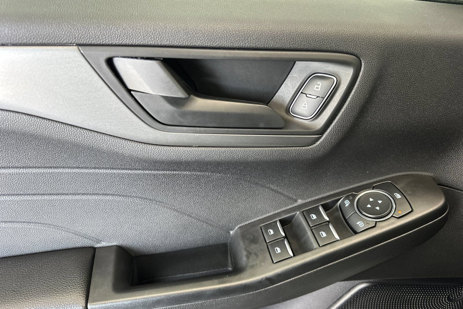 Certified 2023 Ford Escape Active AWD/4WD image 13