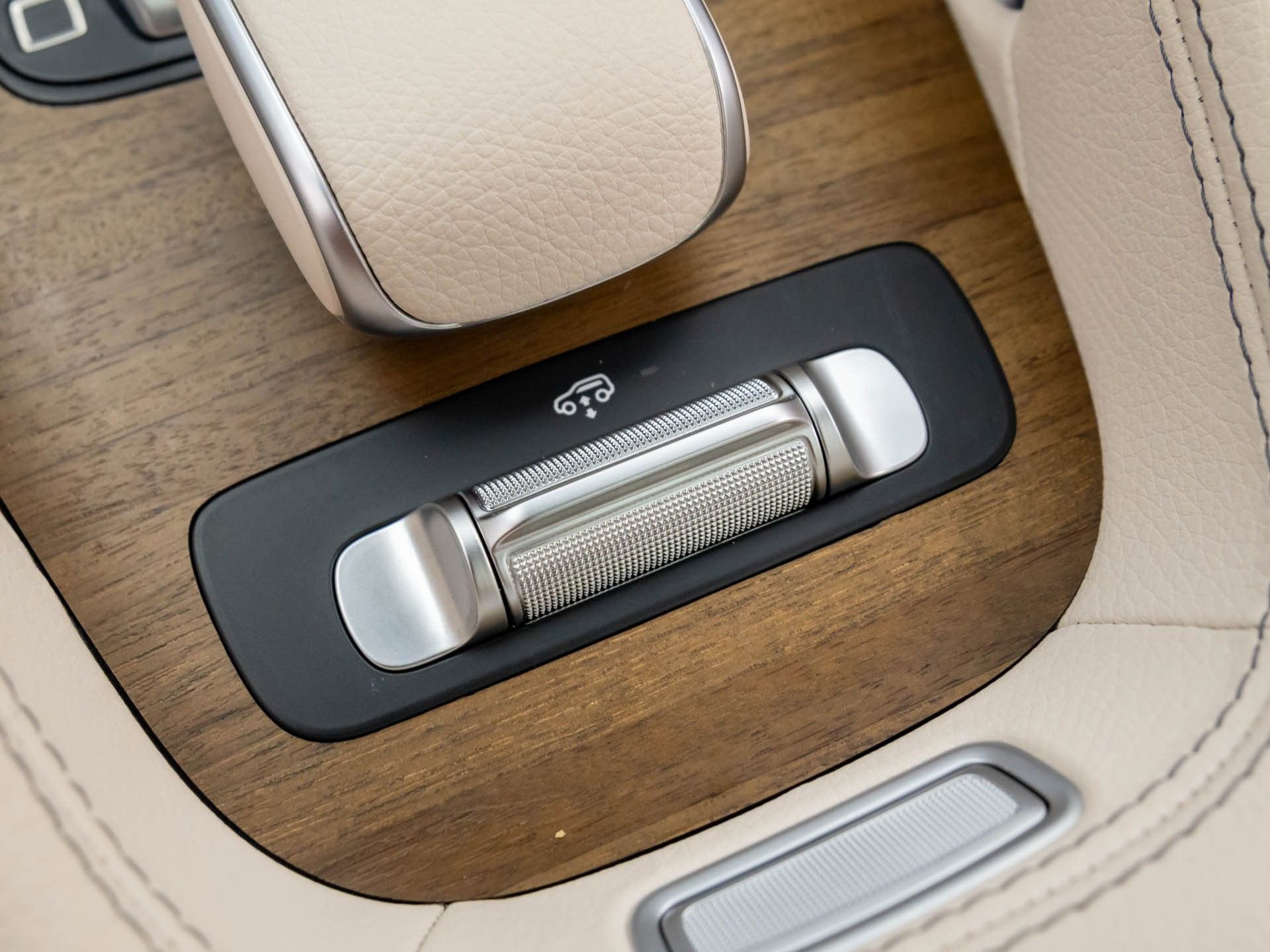 Used 2025 Mercedes-Benz GLS 450 4MATIC image 24